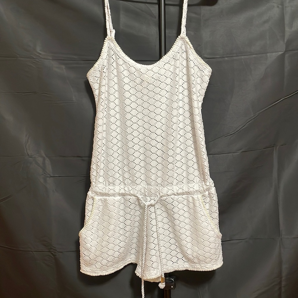 Roxy Eyelet shorts romper in white . Size S